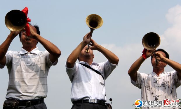 六都寨鎮(zhèn)朝陽村鎖啦隊在排練