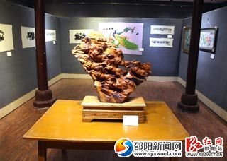 首屆傳統(tǒng)美術(shù)及手工技藝作品展