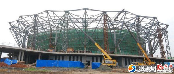 市桃花體育中心片區(qū)建設(shè)項目體育館建設(shè)現(xiàn)場。（資料圖）