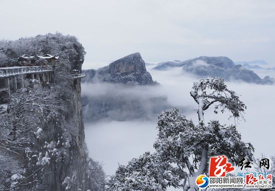 張家界天門山瑞雪飛 正月十五雪打燈