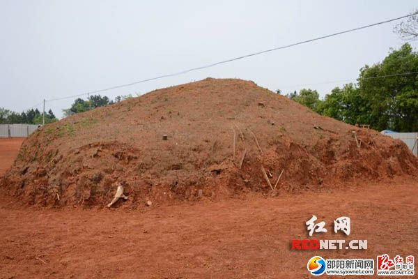 墓群中，保存較為完好的圓形封土堆有7座，是東漢時期墳丘形制從方墳逐漸過渡到圓墳的實證。