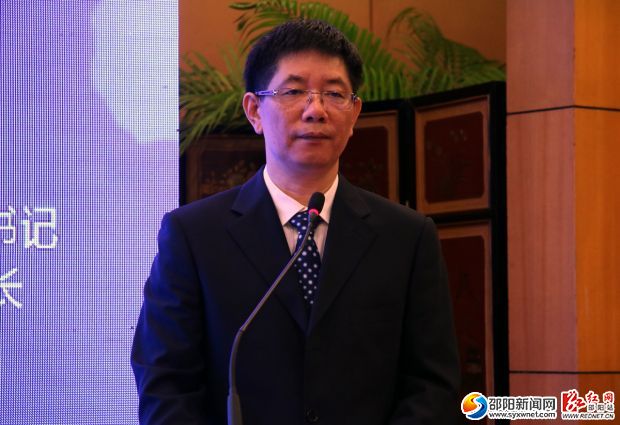 邵阳市委副书记、市长刘事青。