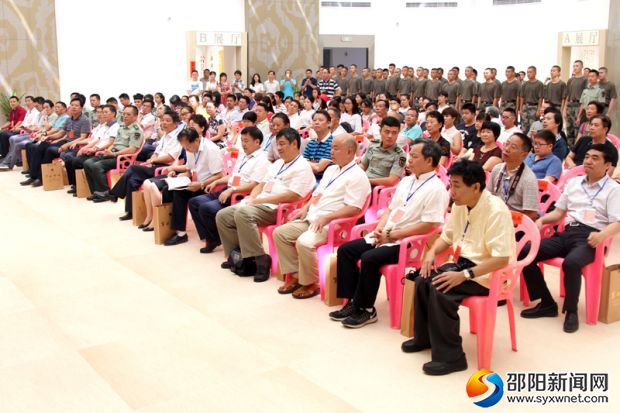 紀(jì)念中國(guó)人民解放軍建軍90周年“軍歌嘹亮”邵陽佛山書法聯(lián)展開幕式現(xiàn)場(chǎng)