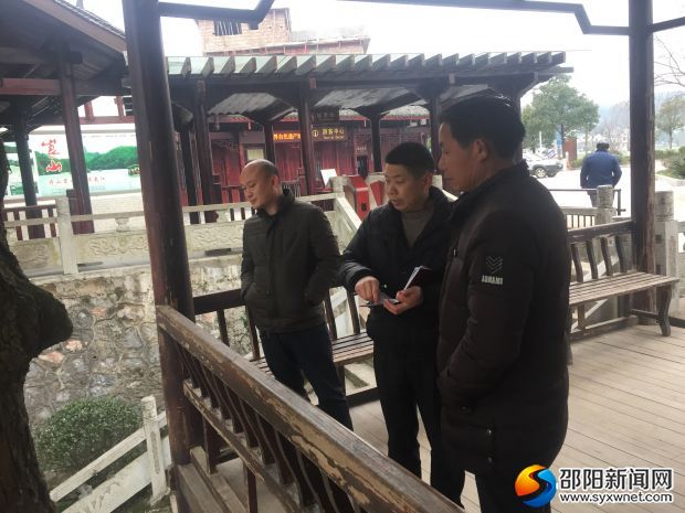 雷學(xué)良對恒源旅游公司漂流碼頭檢查指導(dǎo)