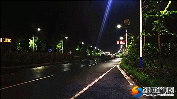 路障排除后的路面