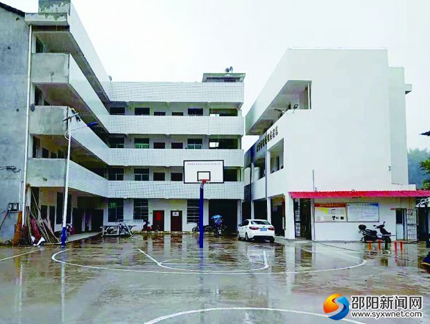 绥宁县瓦屋塘镇皮叶村新建的综合文化服务中心