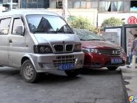 市區(qū)鐵爐巷亂停車現(xiàn)象嚴(yán)重