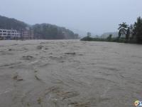 隆回橫板橋鎮(zhèn)遭暴雨襲擊 街道田間部分被淹