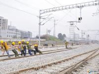 邵陽火車站站臺改造緊張施工中