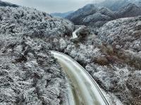 航拍秦嶺冰雪世界 猶如水墨山水畫