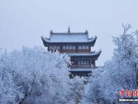 組圖：甘肅嘉峪關雪中雄關美如畫