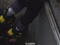 50歲大媽跳水救男孩 事后悄悄離開