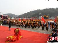 河南南陽萬人祭拜張仲景 場面宏大