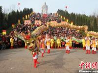 河南南陽萬人祭拜張仲景 場面宏大