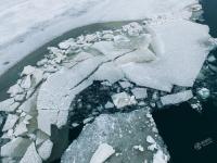 航拍青海湖破冰開湖 場面震撼