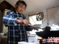 76歲老婦創(chuàng)業(yè)種茶：為兒還債 為兒媳治病