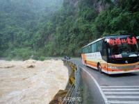 廣西暴雨致多處道路塌方 百余名游客滯留