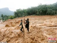 斯里蘭卡暴雨引發(fā)大規(guī)模泥石流 數(shù)百人被埋