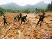 斯里蘭卡暴雨引發(fā)大規(guī)模泥石流 數(shù)百人被埋