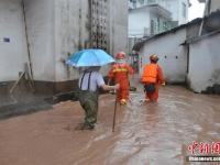 浙江建德發(fā)生洪澇多人被困 消防緊急救援