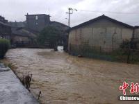 連續(xù)暴雨致水淹福建千年古村落