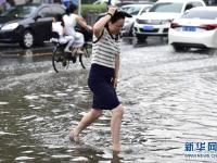 天津局部現(xiàn)暴雨天氣 致道路積水