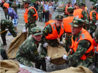 太感動(dòng)了！巢城西壩口再現(xiàn)軍民一家親