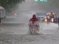 山東濰坊遇強降雨 市區(qū)積水嚴重