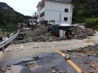 廣西遭遇特大暴雨 河水暴漲致山體滑坡