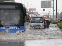 洛陽遭遇短時強降水 部分路段積水斷行