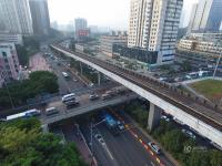 深圳設(shè)全國(guó)首臺(tái)潮汐車道“拉鏈車”治堵