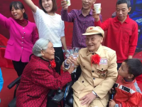 81歲的她成了新娘 等來了這場(chǎng)遲到66年的婚禮