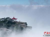  江西廬山雨后現(xiàn)云海景觀