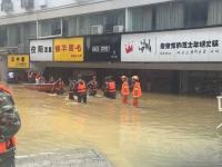 邵陽(yáng)市武警官兵緊急轉(zhuǎn)移群眾