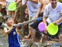  成都：古鎮(zhèn)親水度夏