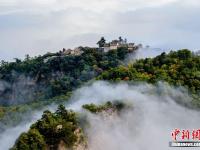  甘肅“道源圣地”崆峒山煙雨蒙蒙云海飄渺