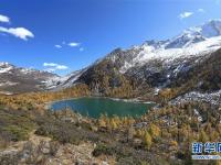  走近雅拉雪山