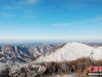  湖北保康高山霧凇美如畫