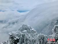  江西廬山雪后現(xiàn)罕見壯觀瀑布云