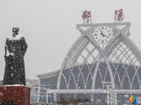 邵阳城区雪花飞舞