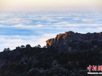  安徽黃山現(xiàn)壯美日出