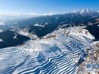 甘肅天祝：雪落梯田景色美