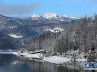 雪后湖山
