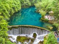 貴州荔波：綠水青山引客來
