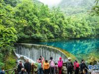 貴州荔波：綠水青山引客來
