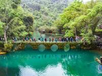 貴州荔波：綠水青山引客來(lái)
