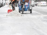 長春：萬余名環(huán)衛(wèi)工人清雪保出行
