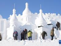 哈爾濱太陽島雪博會：大型雪塑創(chuàng)作持續(xù)推進
