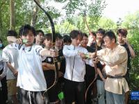 沈陽：傳統弓箭體驗進高校
