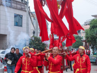 古鎮(zhèn)老街熱鬧迎元宵
